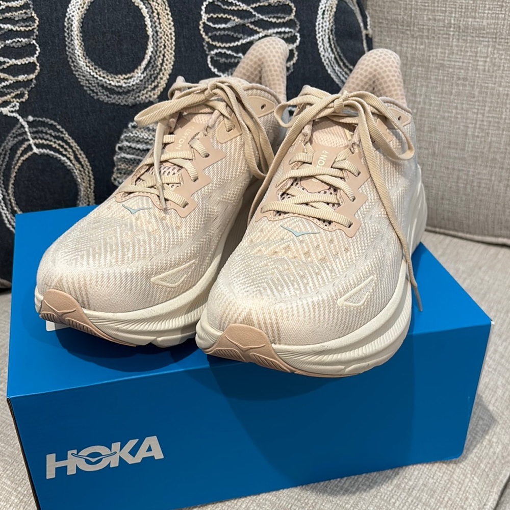 Hoka Clifton 9 Women’s Size 10. Shifting Sands/Eggnog